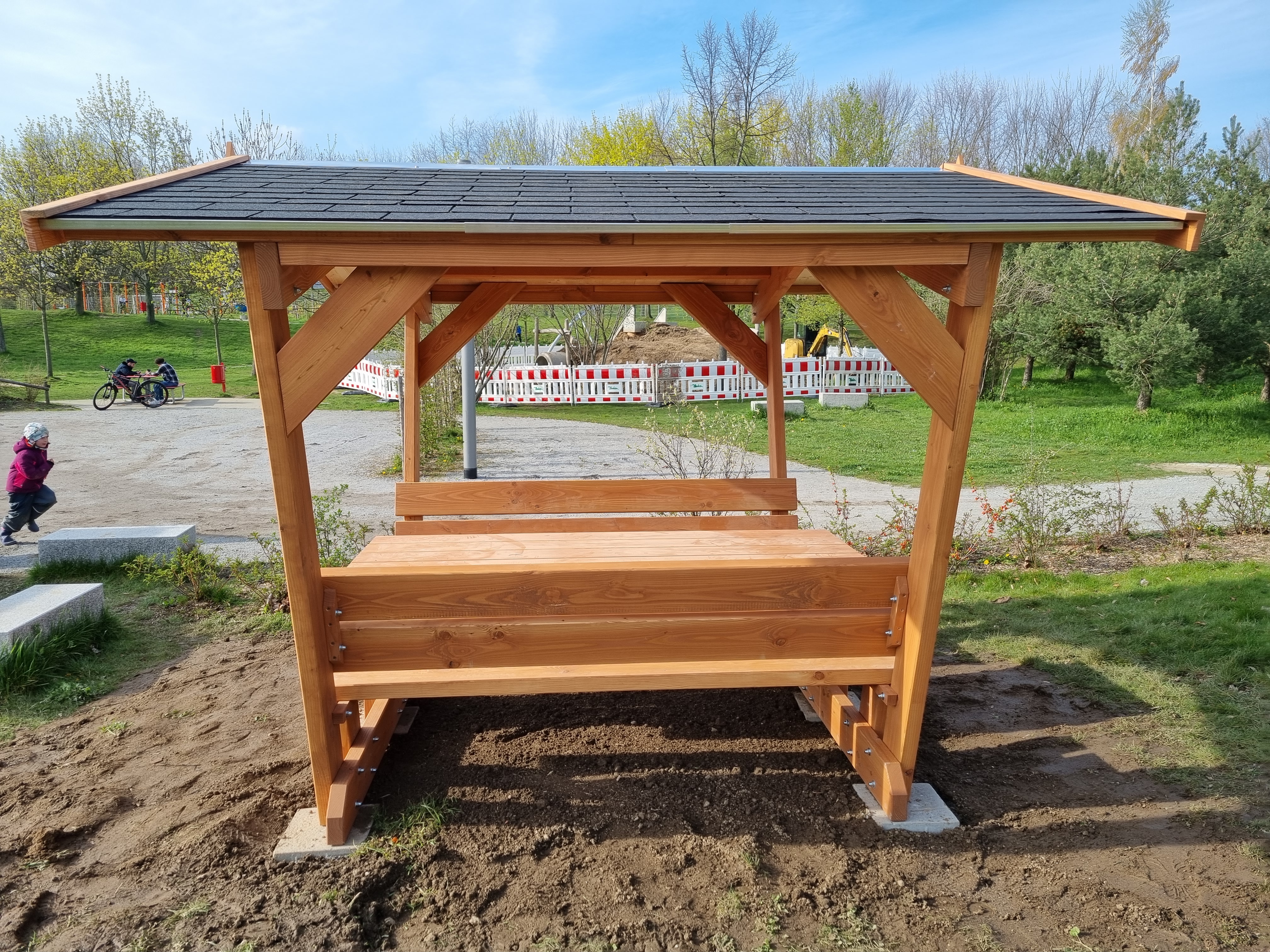Überdachte Sitzgruppe Waldschänke Bausatz Klaus Douglasie