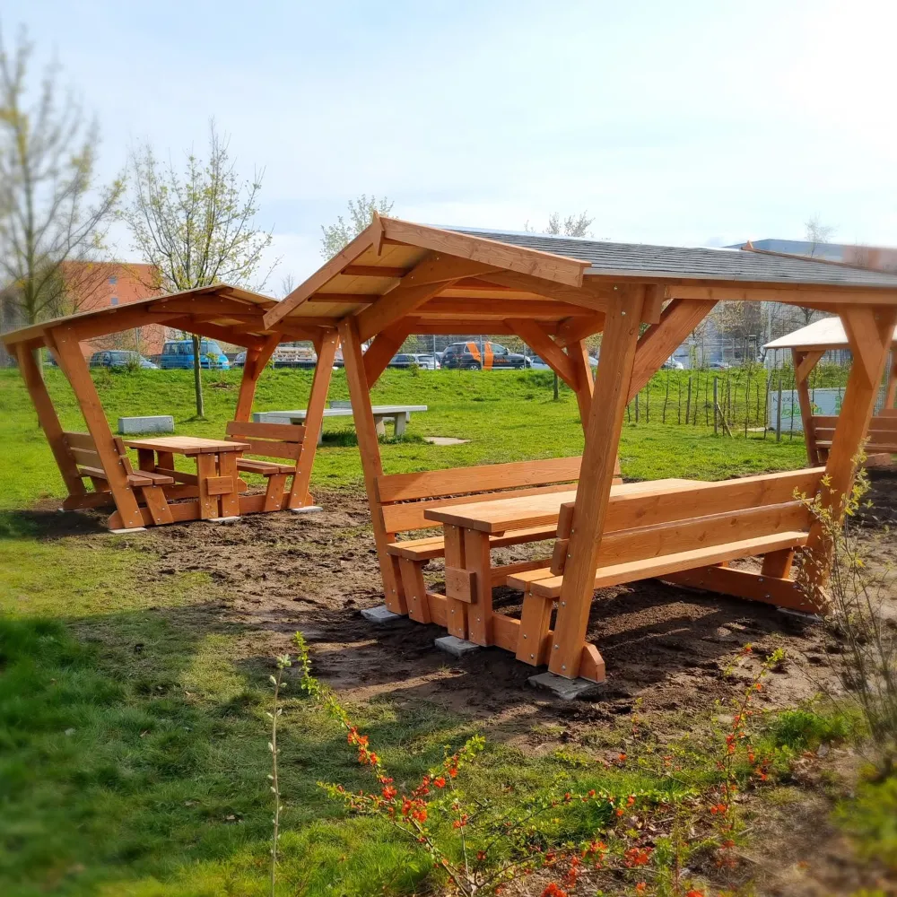 Überdachte Sitzgruppe Waldschänke Bausatz Klaus Douglasie